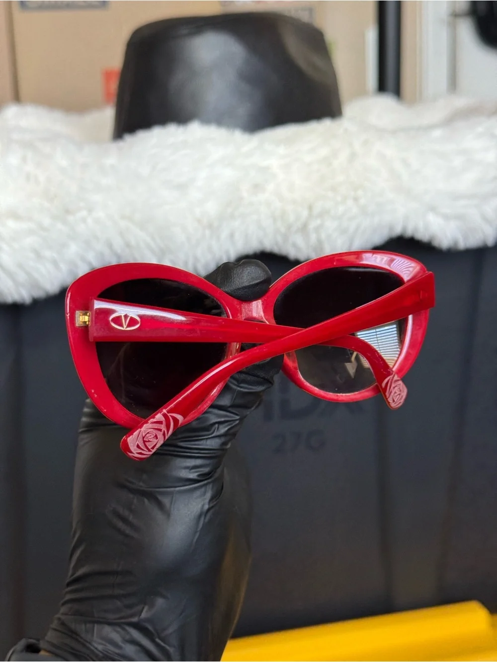 Valentino V617S Red Cat-Eye Women’s Sunglasses Floral Sculpting Italy Rare Pair